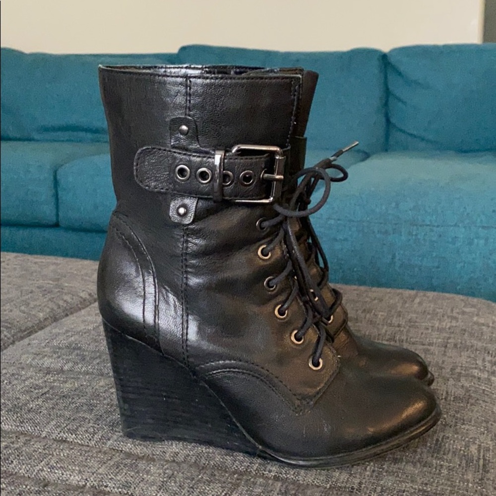Kenneth Cole Reaction Heart of Gold leather boots